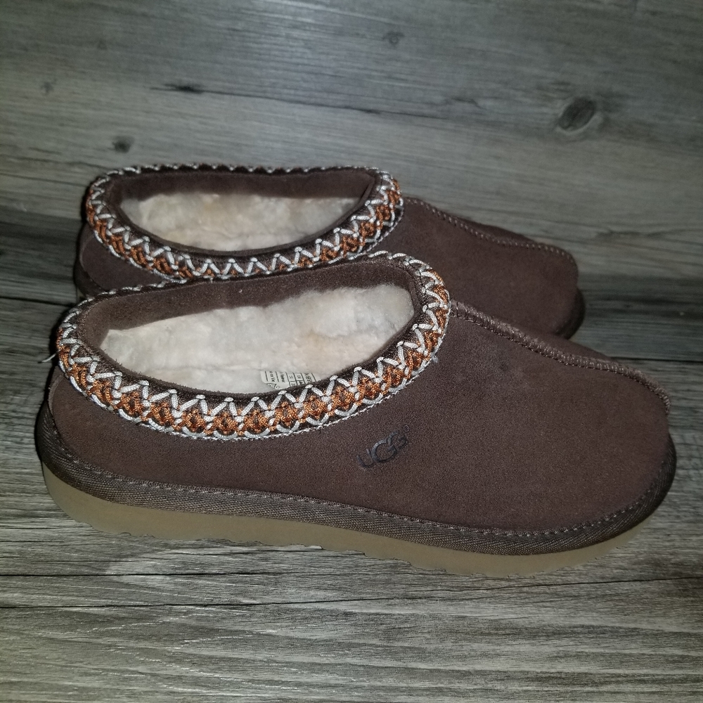 Ugg slip ons !! SOLD!!